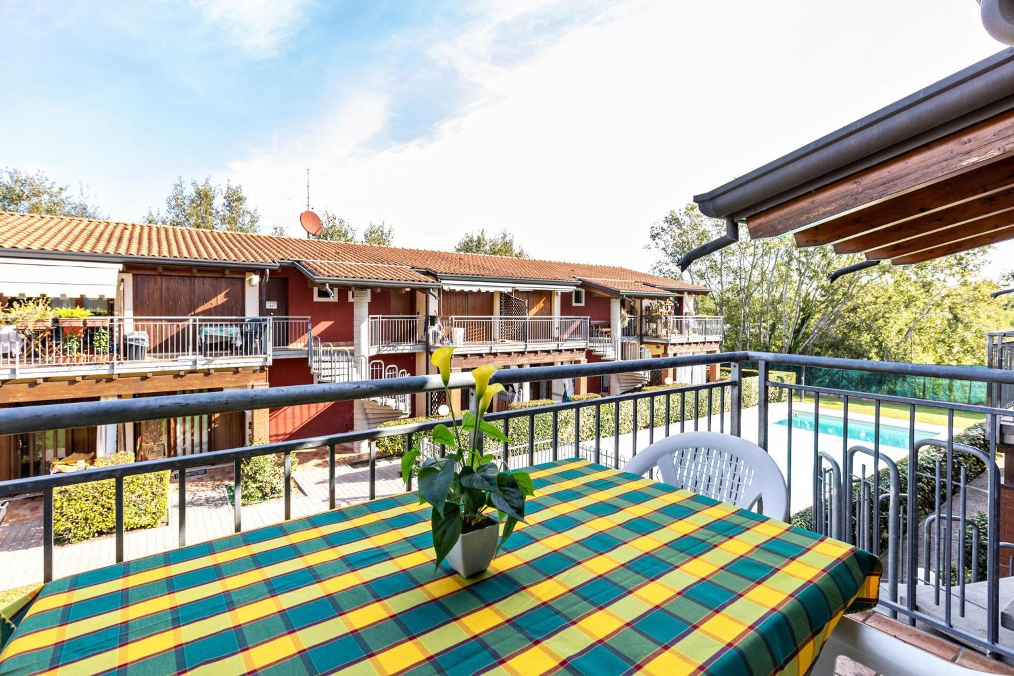 Residence La Corte Near Gardaland Castelnuovo del Garda Exterior photo
